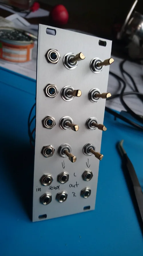 MixStAux.JPG MixStAux.JPG