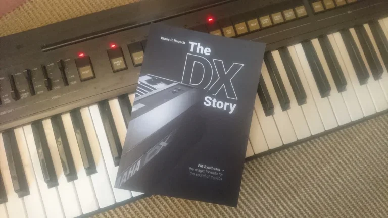 The DX Story und CE20 small.webp