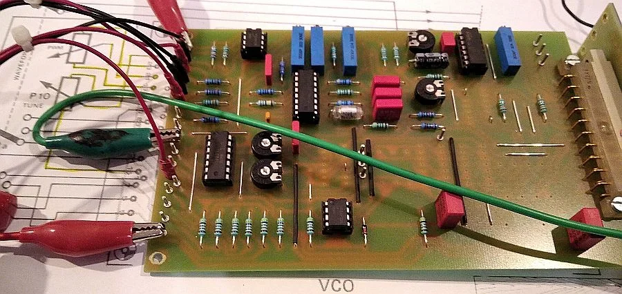 VCO_Poly_Elektor.jpg VCO_Poly_Elektor.jpg