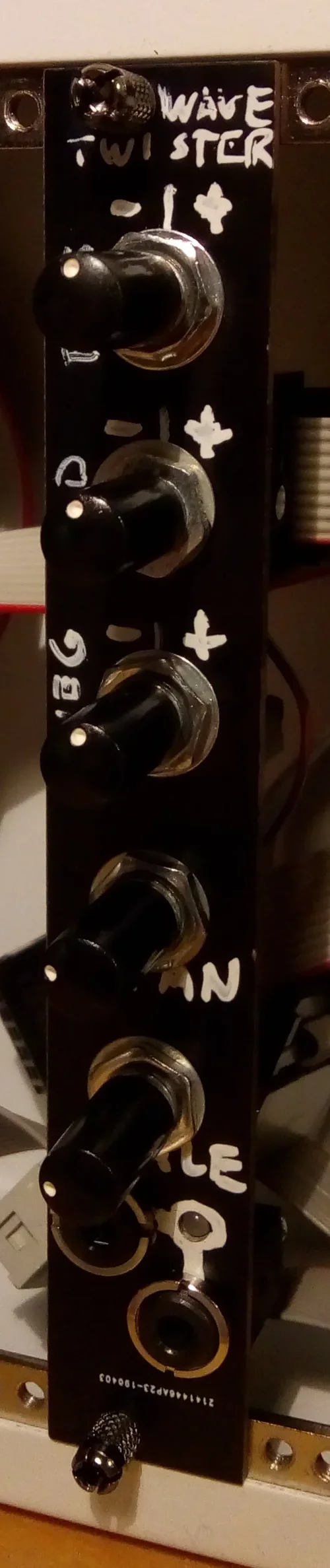 wave_twister.jpg wave_twister.jpg