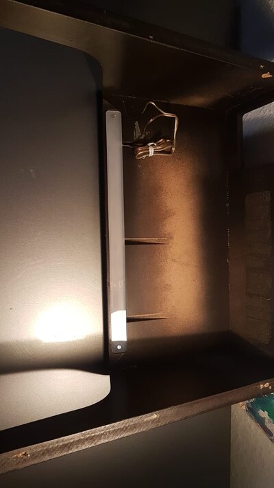 Deckel_Lichtleiste.jpeg Deckel_Lichtleiste.jpeg