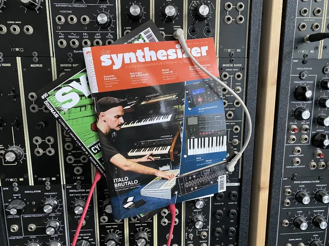 synmag da.jpg synmag da.jpg