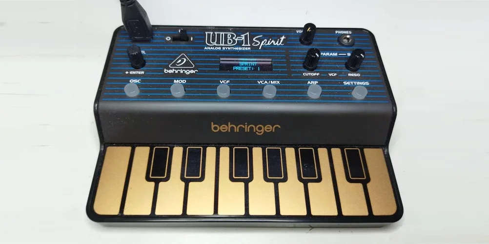 behringer-ub-1-spirit-analog-synthesizer-1a.webp