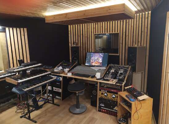 studio 22.jpg