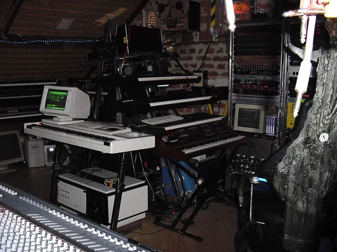 Studio 2001 03.webp Studio 2001 03.webp