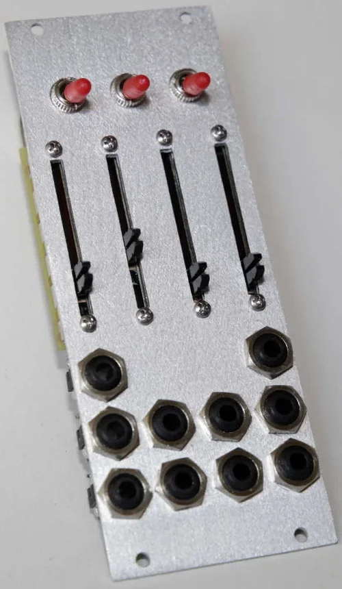 modular-io_front.webp modular-io_front.webp