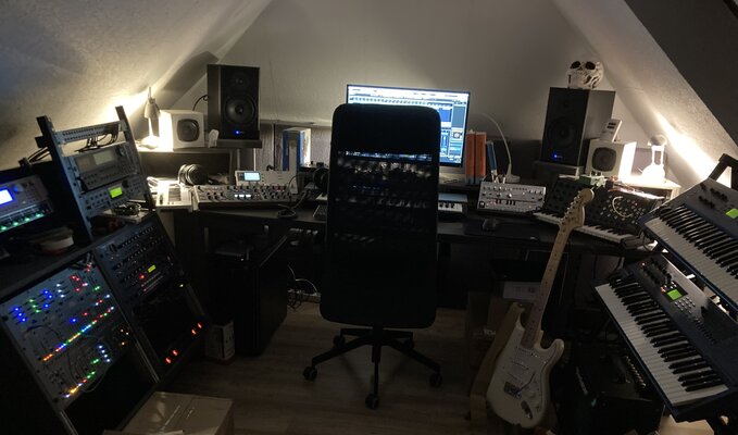 StudioDachboden_09-2022_2.jpg StudioDachboden_09-2022_2.jpg