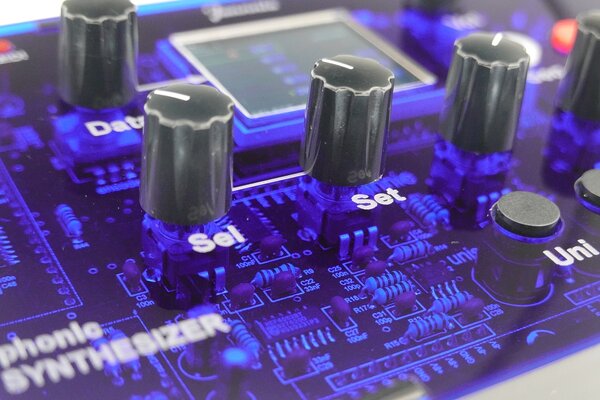 Macro-Panel04317.jpg Macro-Panel04317.jpg