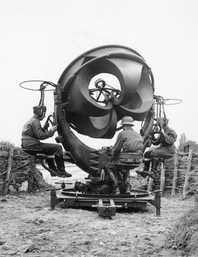 Bundesarchiv_Bild_183-E12007,_Horchgerät_der_Flak_bei_Berlin.jpg