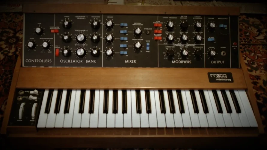 mini moog 1989.webp