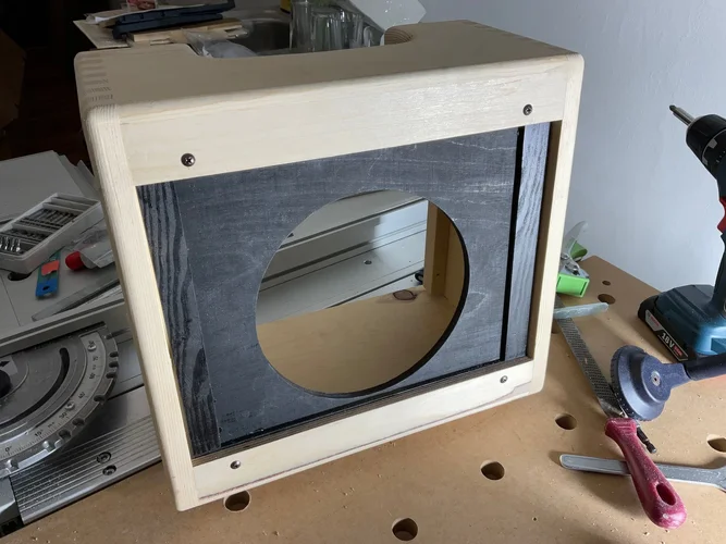 tweed_champ_5F1_cabinet_complete_baffle.webp tweed_champ_5F1_cabinet_complete_baffle.webp