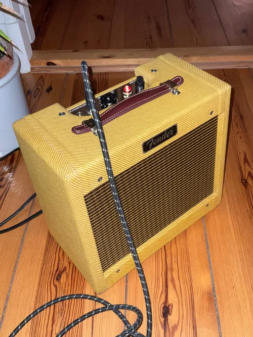 tweed_champ_5F1_working.webp tweed_champ_5F1_working.webp