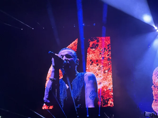 Depeche Mode auf Tour MM / D'dorf Eindrücke und Gespräche zum Album II