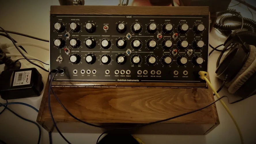 guinguin moog.webp guinguin moog.webp