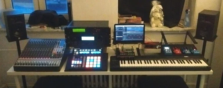 studio_versuch_2.webp studio_versuch_2.webp