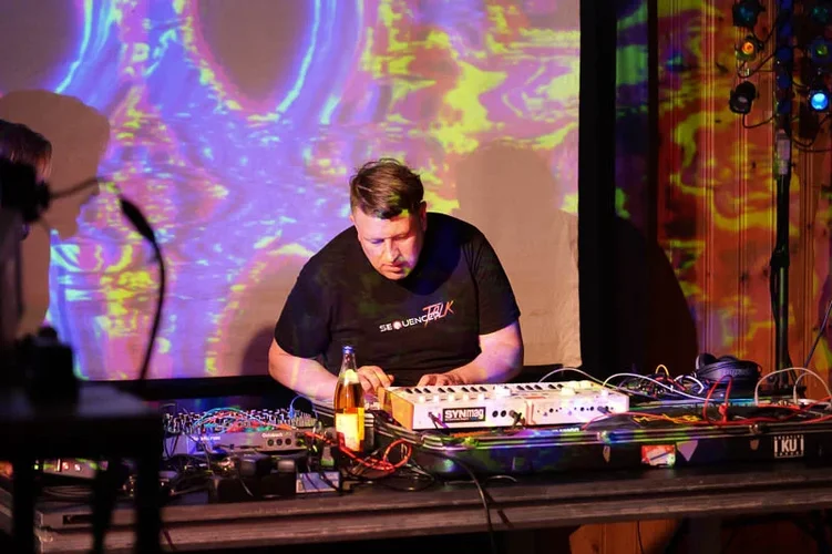 23_0722_S5M2_2668bkw.webp 23_0722_S5M2_2668bkw.webp