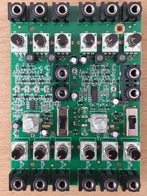 Dual VCA 130 C9 und C10.jpg Dual VCA 130 C9 und C10.jpg