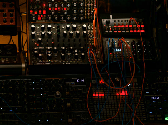 Erica Synths Black Sequencer + KORG SQ-1 aufgebaut_ALJ3753_DxO.jpeg