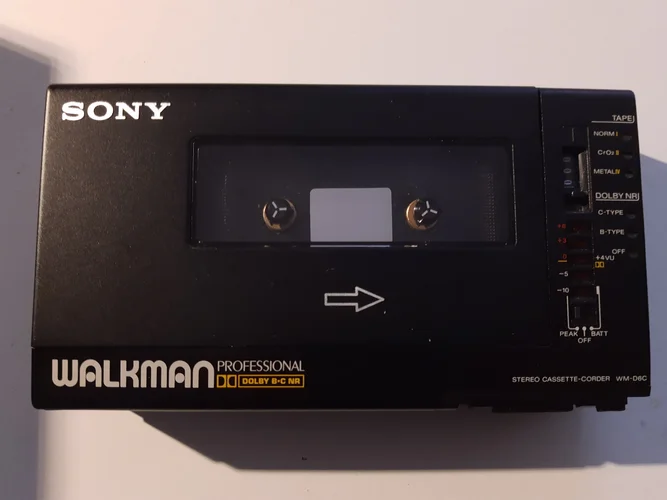 WALKMAN 1.webp