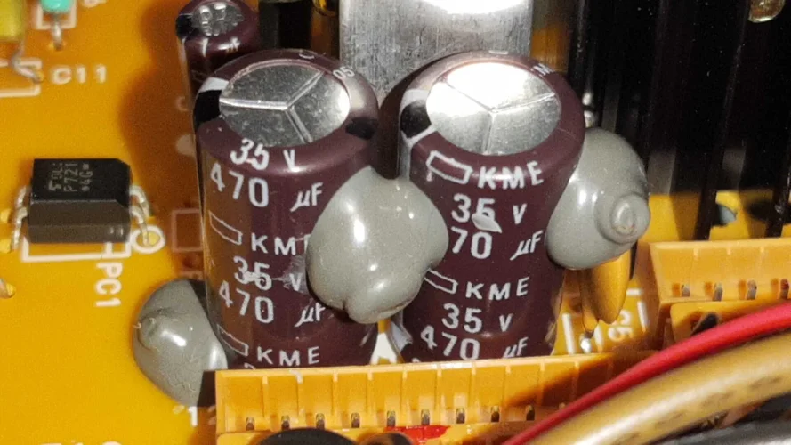 XV5080 elkos 20.jpg XV5080 elkos 20.jpg