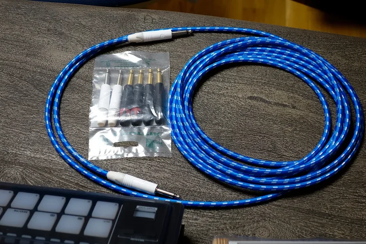 Cordial_CXI_SkyBlue_15cm_1.jpg Cordial_CXI_SkyBlue_15cm_1.jpg