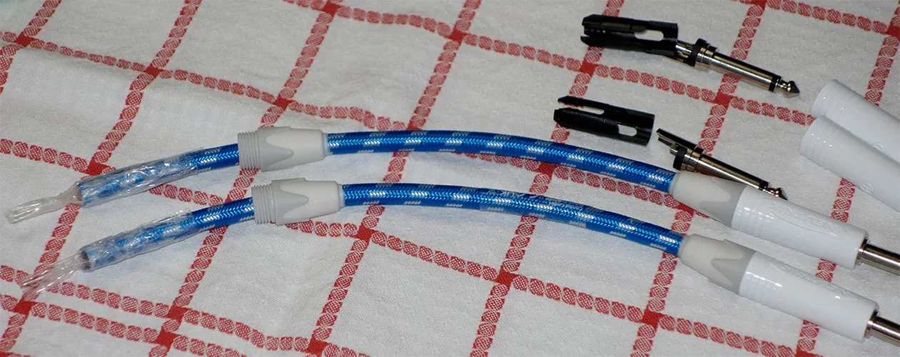 Cordial_CXI_SkyBlue_15cm_8.jpg Cordial_CXI_SkyBlue_15cm_8.jpg