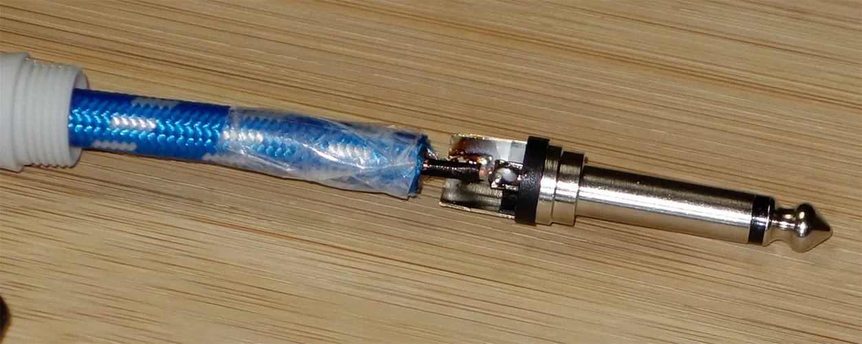 Cordial_CXI_SkyBlue_15cm_12.jpg Cordial_CXI_SkyBlue_15cm_12.jpg