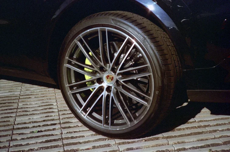 Rollei XF35 Porsche-Felge.webp Rollei XF35 Porsche-Felge.webp