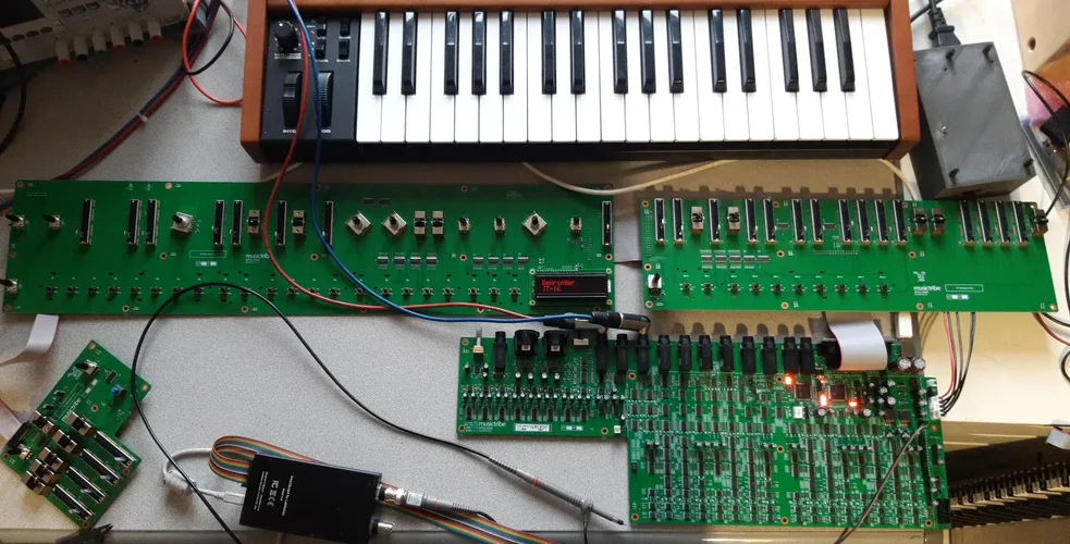 Behringer JT-16.webp Behringer JT-16.webp