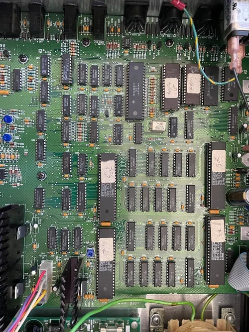 Ensoniq_Dp4_Mainboard_rechts.webp