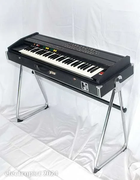 k2_on_stand_600h.jpg k2_on_stand_600h.jpg