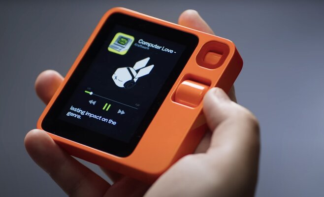 Rabbit R1 - KI Gerät für $199 macht alles. (Teenage Engineering Design)