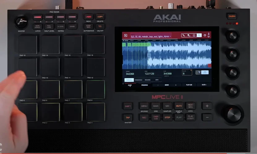 Akai MPC verarbeitet Stems - Remix/Chop - lange Audiofiles ab März 24