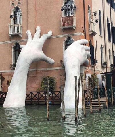 venice_hands.jpg