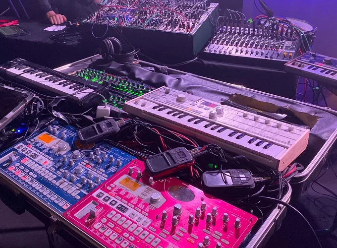 DIY SYNTHIS .webp