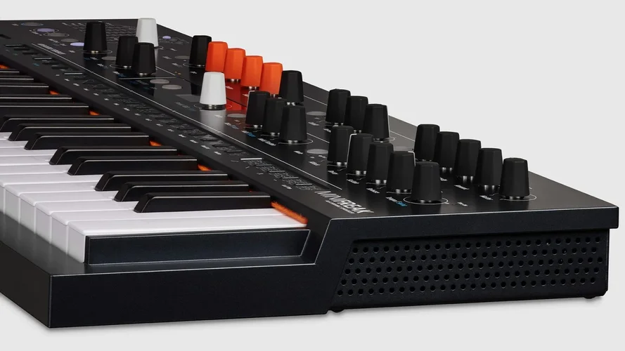 Minifreak-Side-B-1536x864-1.webp Minifreak-Side-B-1536x864-1.webp