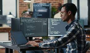 Software Developer vs. Programmer vs. Software Engineer | University of  Phoenix