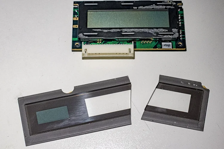 DX7-Aufbereitung-OLED-Display-Broken-Glass (1 von 1).jpg DX7-Aufbereitung-OLED-Display-Broken-Glass (1 von 1).jpg