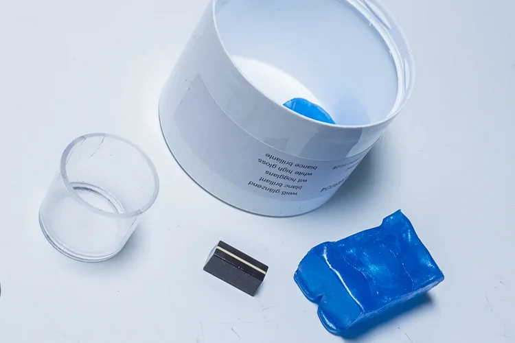 DX7-Aufbereitung-Fadercap-abguss-easy (1 von 9).webp DX7-Aufbereitung-Fadercap-abguss-easy (1 von 9).webp