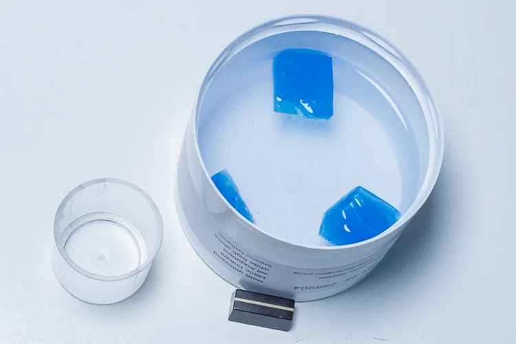 DX7-Aufbereitung-Fadercap-abguss-easy (2 von 9).webp DX7-Aufbereitung-Fadercap-abguss-easy (2 von 9).webp