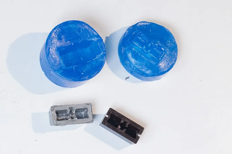 DX7-Aufbereitung-Fadercap-abguss-easy-B (2 von 5).webp DX7-Aufbereitung-Fadercap-abguss-easy-B (2 von 5).webp