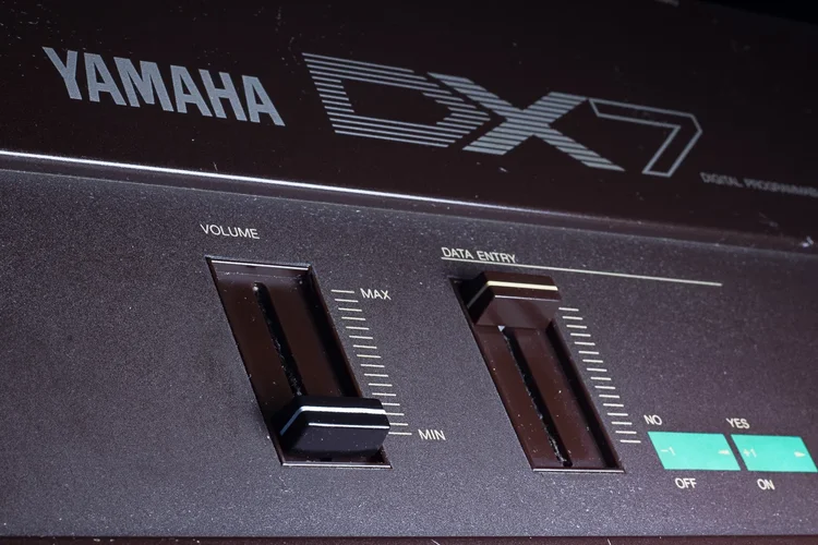 DX7-Aufbereitung-Fadercap-abguss-easy-Black (5 von 5).webp DX7-Aufbereitung-Fadercap-abguss-easy-Black (5 von 5).webp