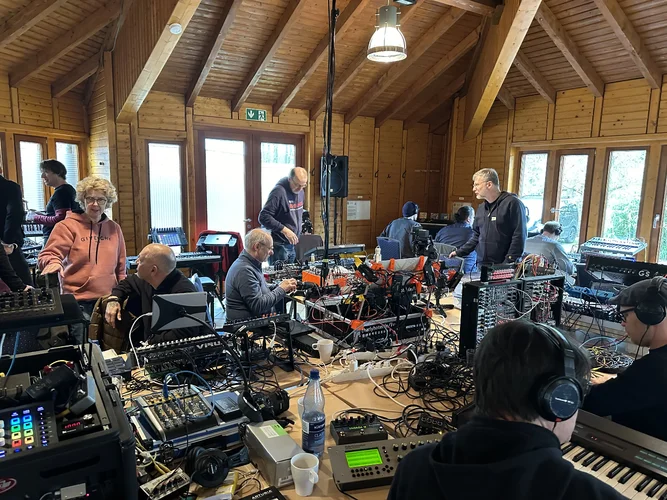 Nerdlich der Mitte, Schraubüberfall