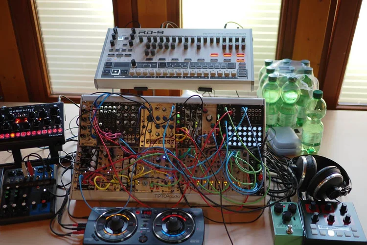 24_0315_OM-1_0013bkw.jpg 24_0315_OM-1_0013bkw.jpg