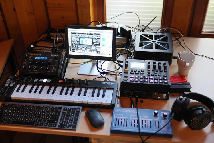 24_0315_OM-1_0014bkw.jpg 24_0315_OM-1_0014bkw.jpg