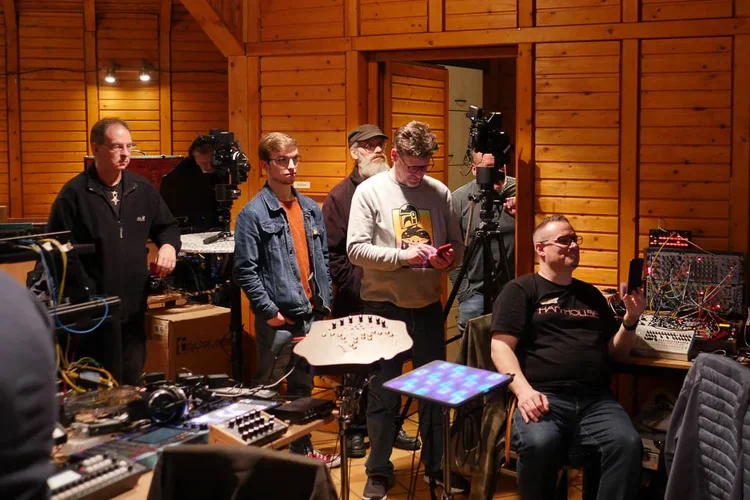 24_0316_GX8_0344bkw.jpg 24_0316_GX8_0344bkw.jpg