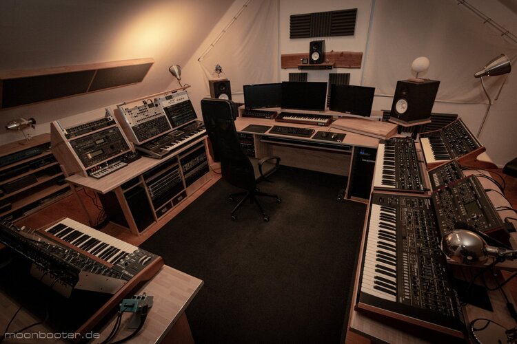 moonbooter-Studio-2022-032.jpg moonbooter-Studio-2022-032.jpg