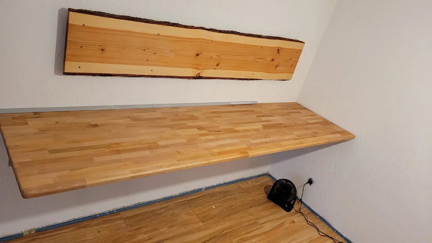 Studiotisch mit Rückwand 2.jpg Studiotisch mit Rückwand 2.jpg