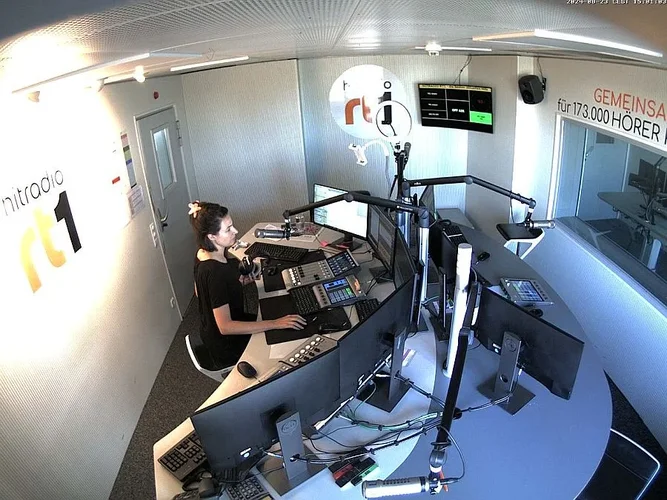 webcam.webp webcam.webp