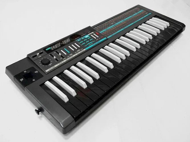 Poly 800.jpg Poly 800.jpg